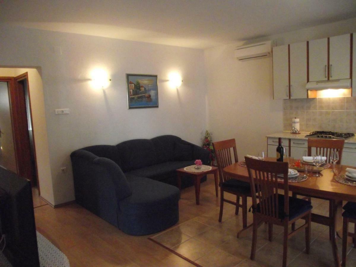 Apartments Dajana Silo エクステリア 写真